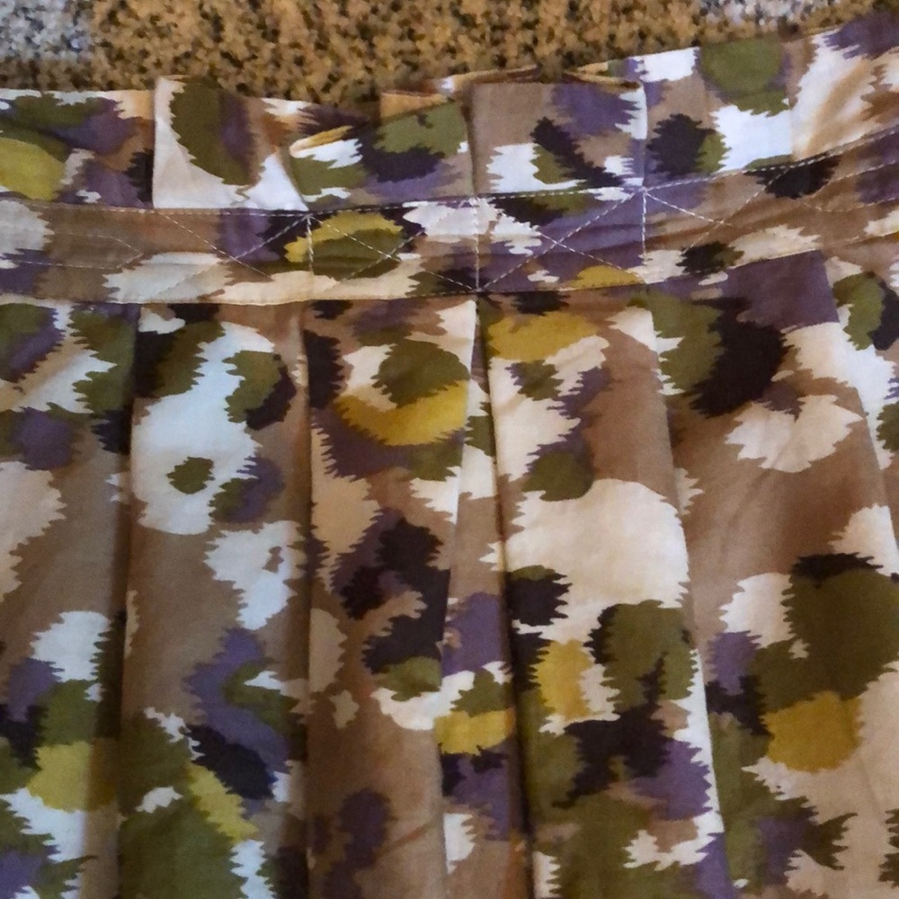 Skirt - Picture 2 of 2